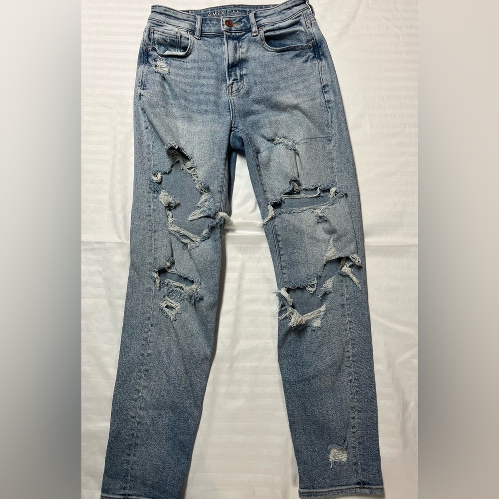 American Eagle mom jeans distressed, size 0 regular
